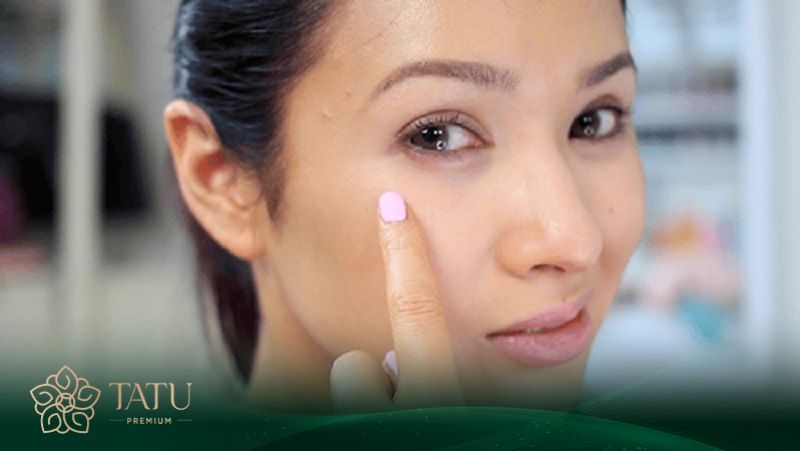 Lơ là chăm sóc có thể dẫn đến biến chứng hậu cắt mí.