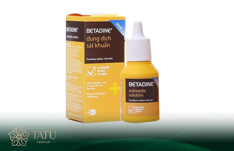 Hãy tham khảo ý kiến bác sĩ trước khi sử dụng Betadine.
